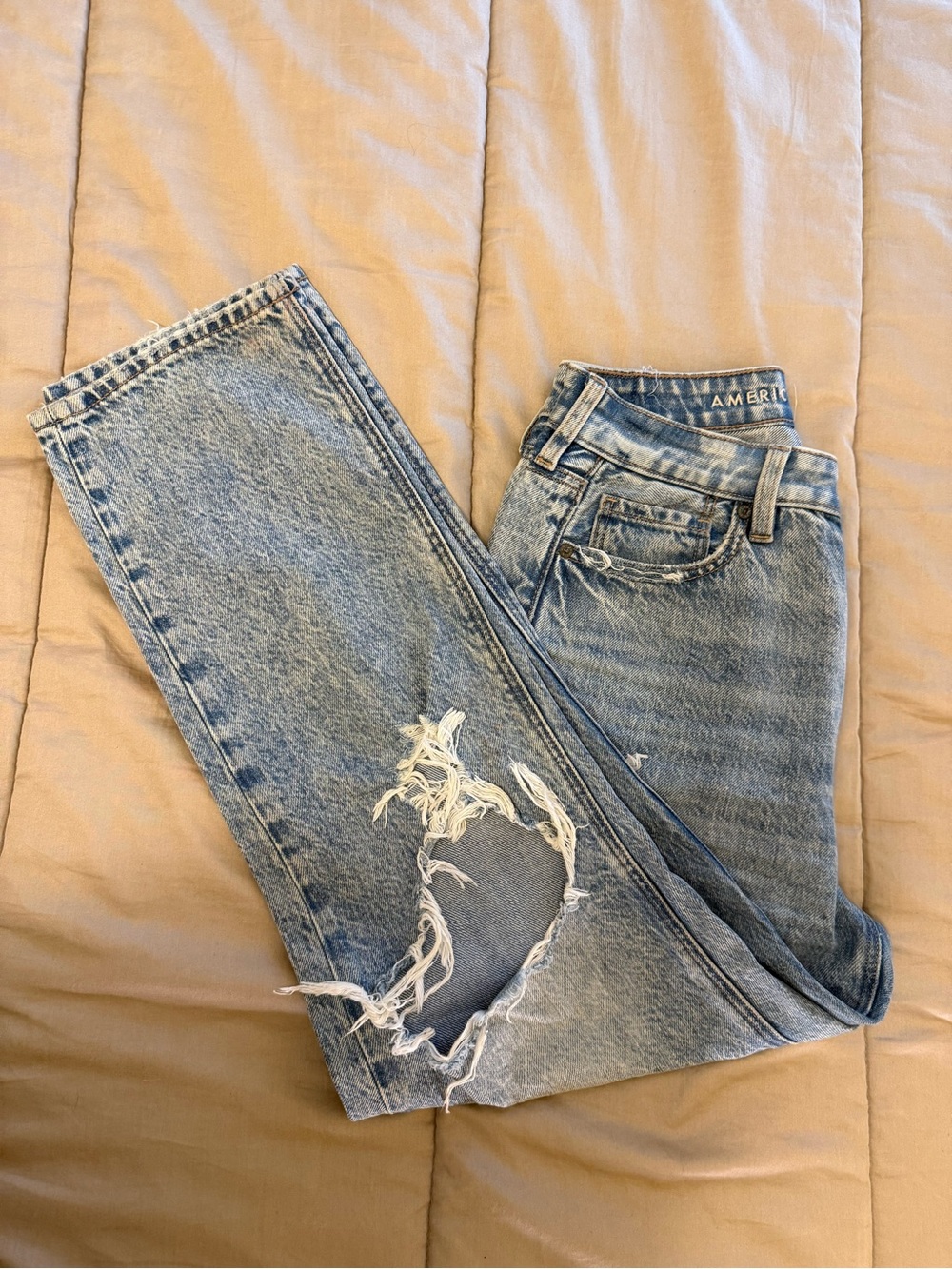 American Eagle Outfitters Light Blue Denim Jeans - Size 6
